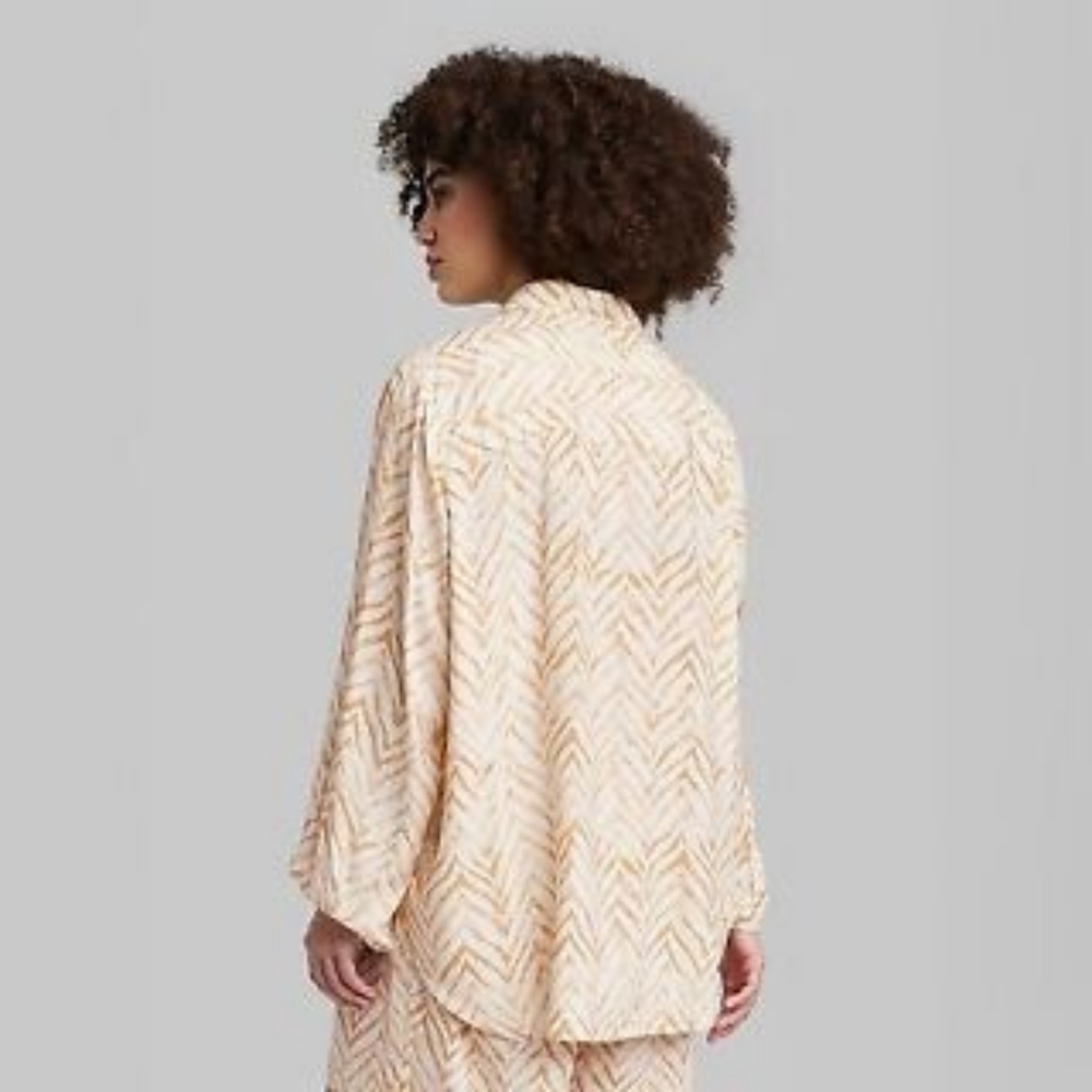 Ascot + Hart Light Weight Long Sleeve Graphic Button-Front T-Shirt - Picture 3 of 10